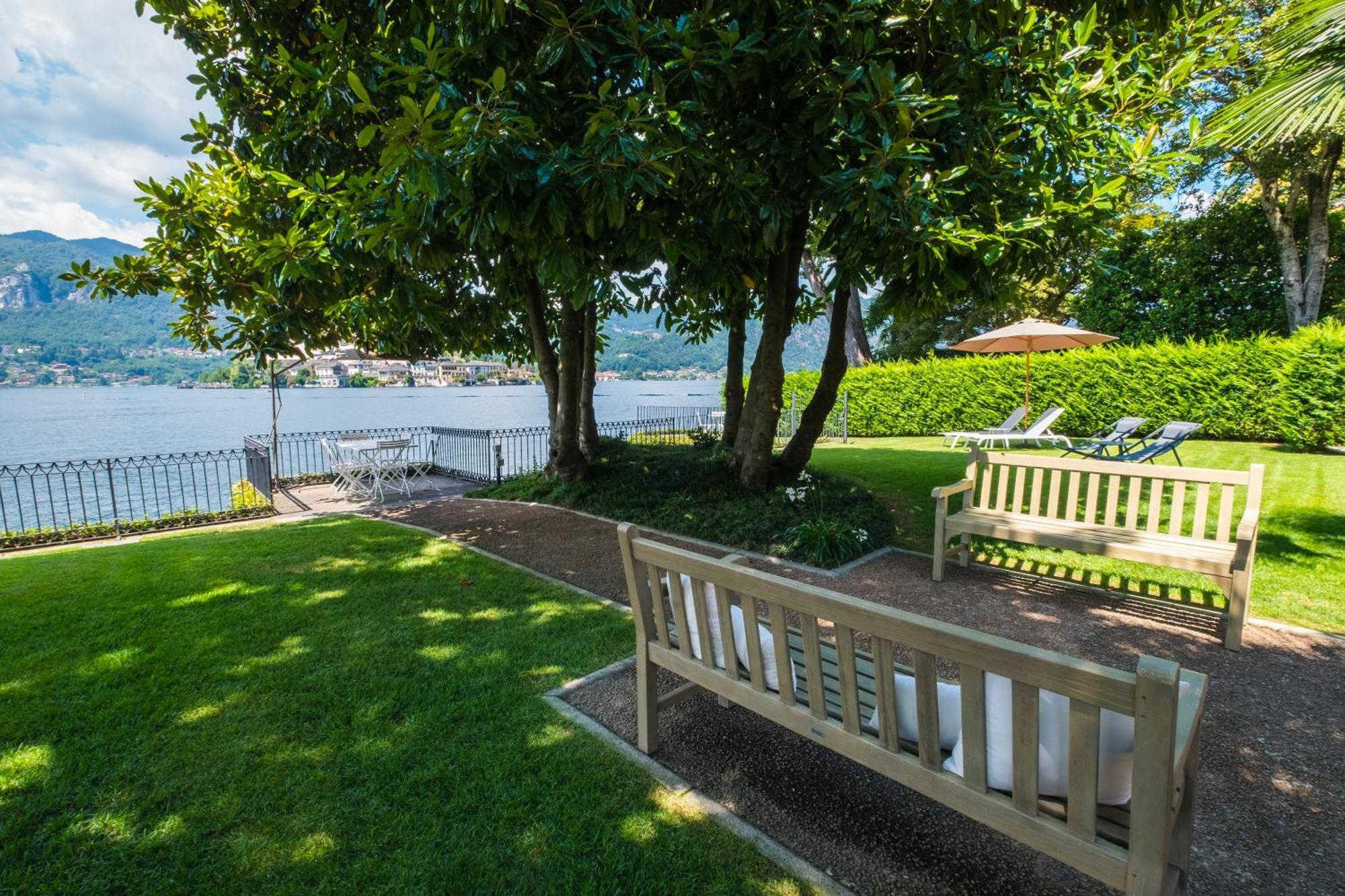 Bifora65 Flats And Garden - Lakeview Apartment ออร์ตาซันจูลิโอ ภายนอก รูปภาพ
